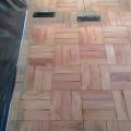Tratamento de piso de madeira
