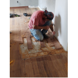 reforma e colocação de piso de madeira Aclimação